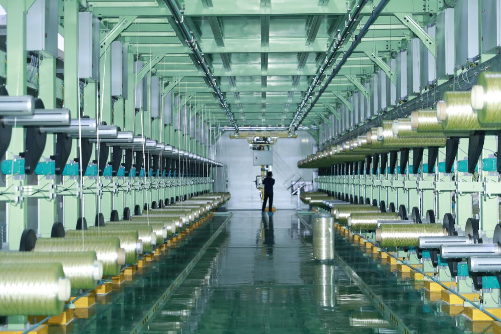 华阳集团高性能碳纤维项目投产 推动山西碳纤维产业链向集群发展