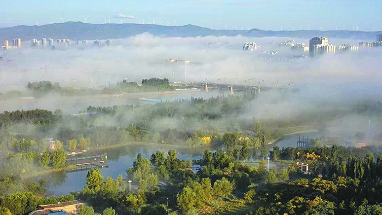 大同市区出现平流雾景观